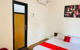 RedDoorz Syariah Near Wisata Durensewu Pandaan